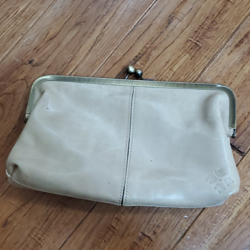Patricia Nash Kisslock Elegant Cream Clutch Bag